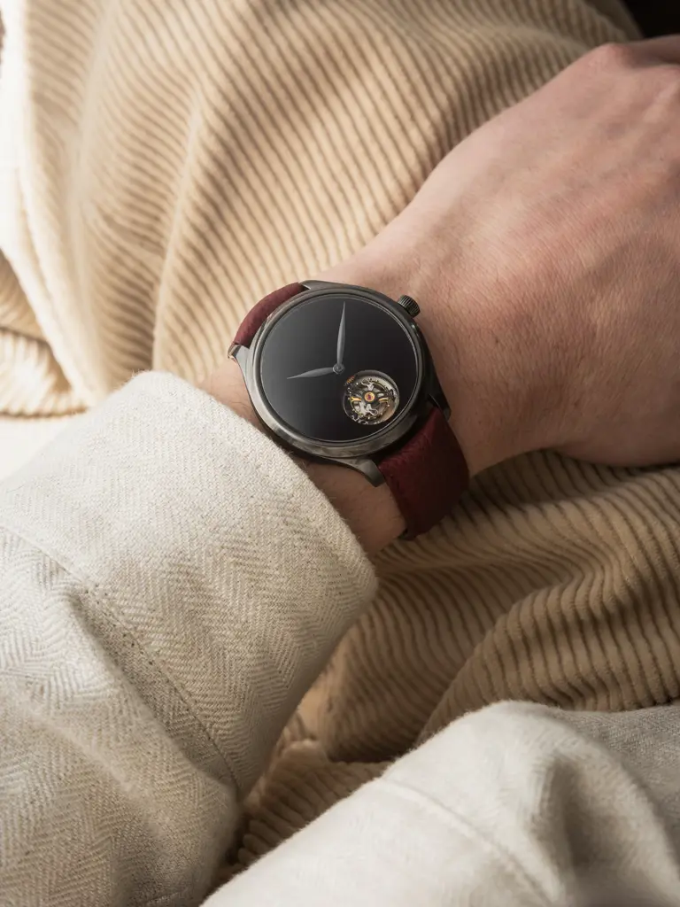 H. Moser, Endeavour Tourbillon Vantablack Image 1++